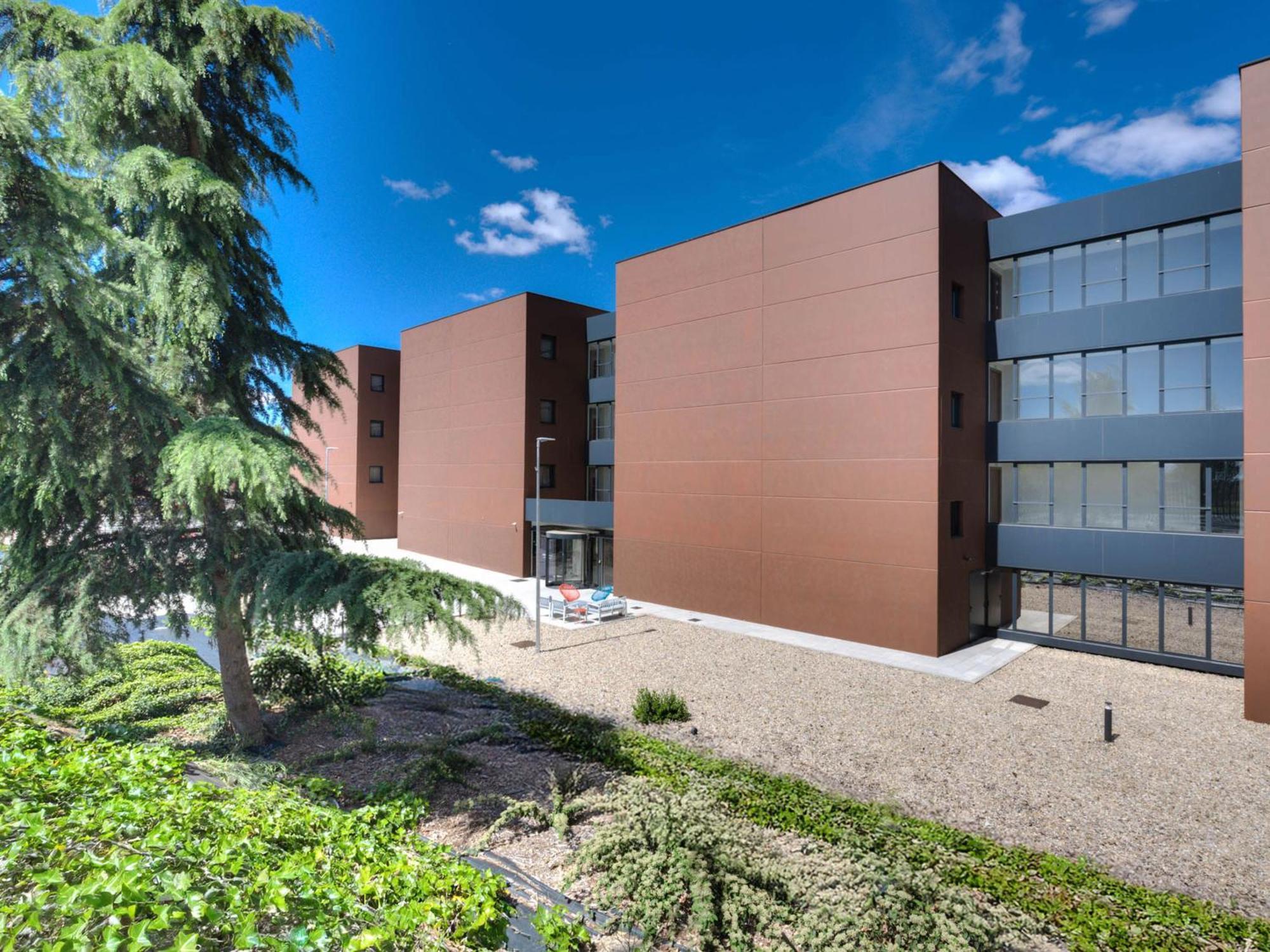 Livensa Living Salamanca Albergue Juvenil Exterior photo